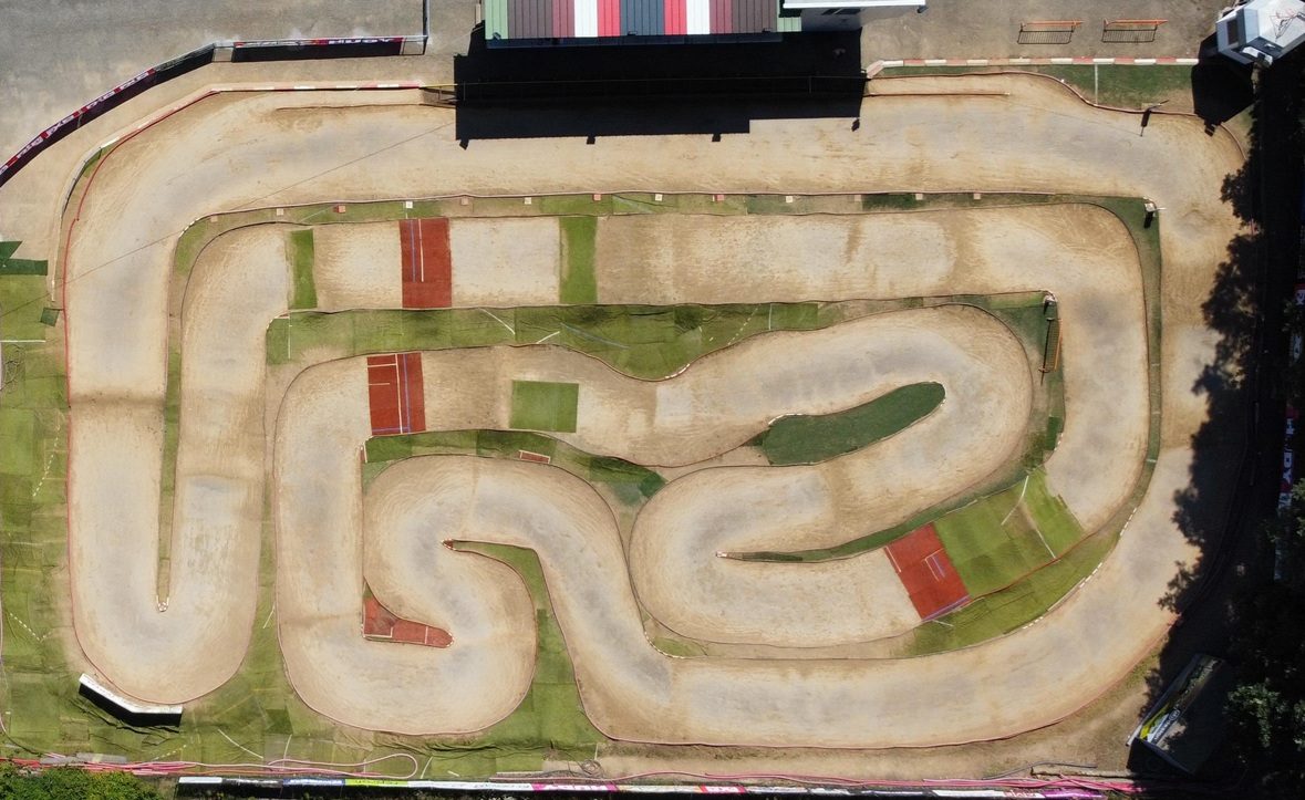 RC Divoké Jelení 1/8 dirt track