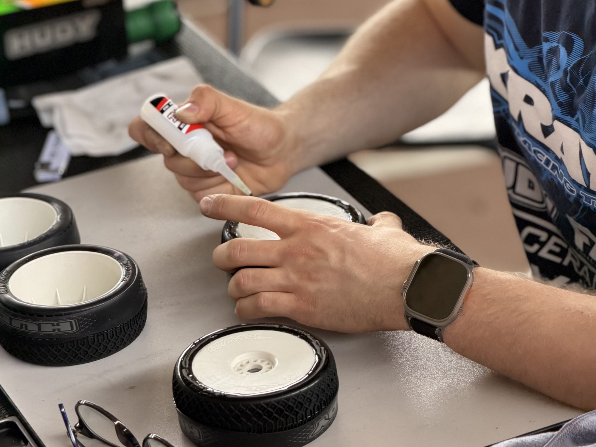RC tire gluing service